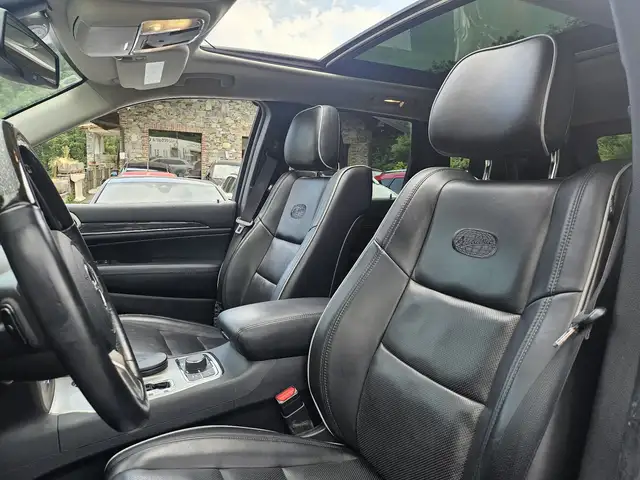 Jeep Grand Cherokee view 9