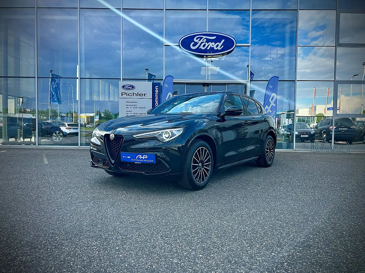 Alfa Romeo Stelvio Ti + Veloce Paket 2,0 16V 280 AT8 Q4 - VOLLAUSS... Schwarz - 1