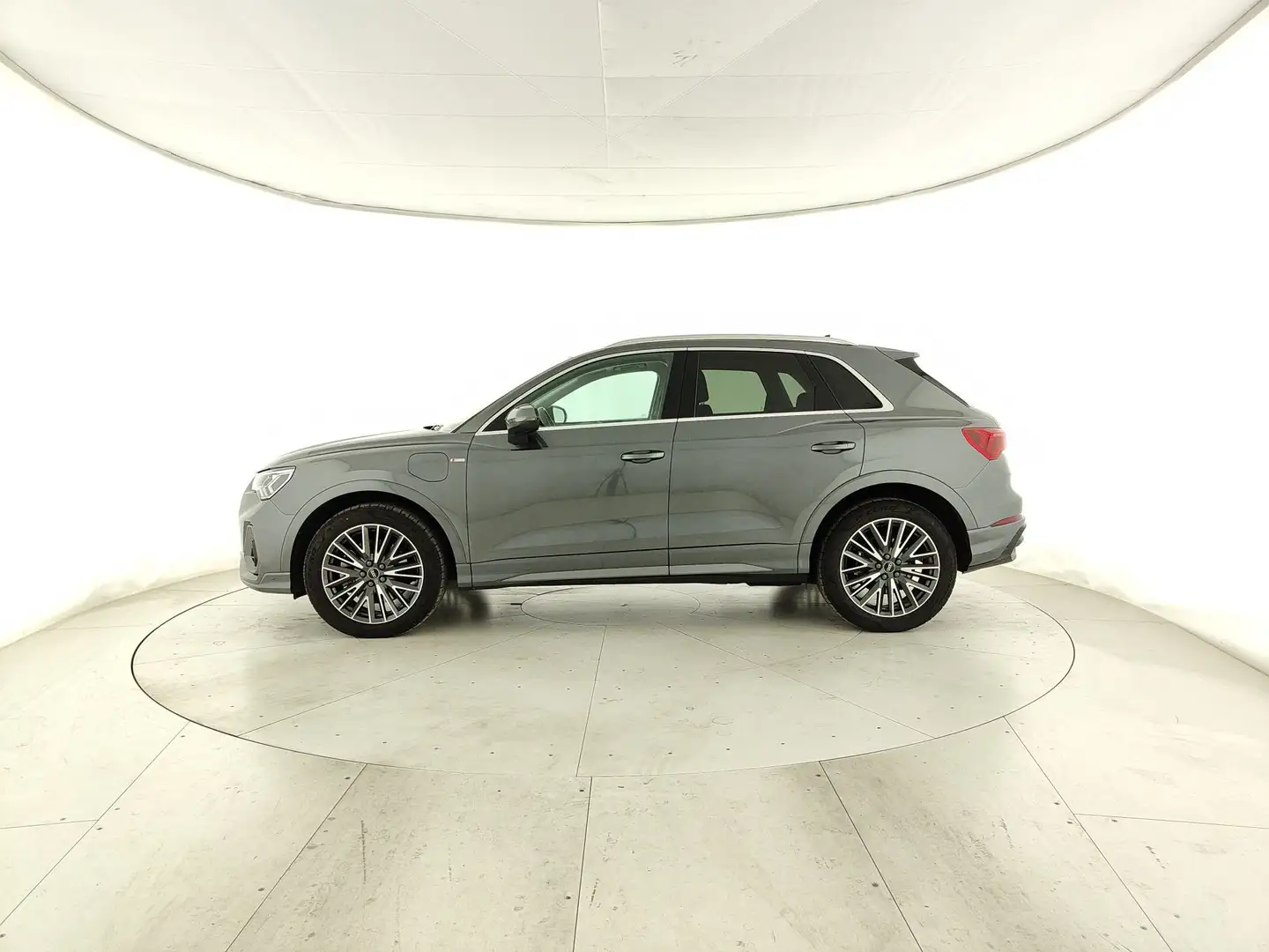 Audi Q3 45 TFSI e S tronic S line edition - TETTO APRIBILE Gris - 2