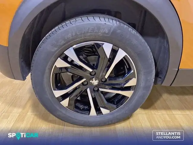 Peugeot 2008 view 11