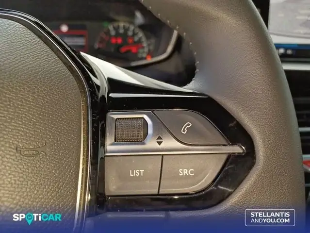Peugeot 2008 view 20