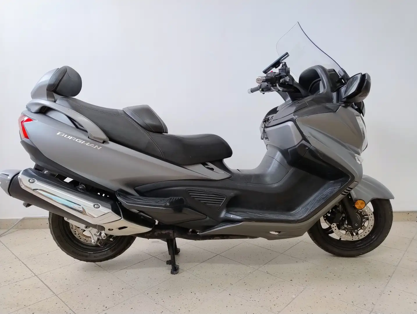 Suzuki Burgman 650 executive anno 2020 Grey - 1
