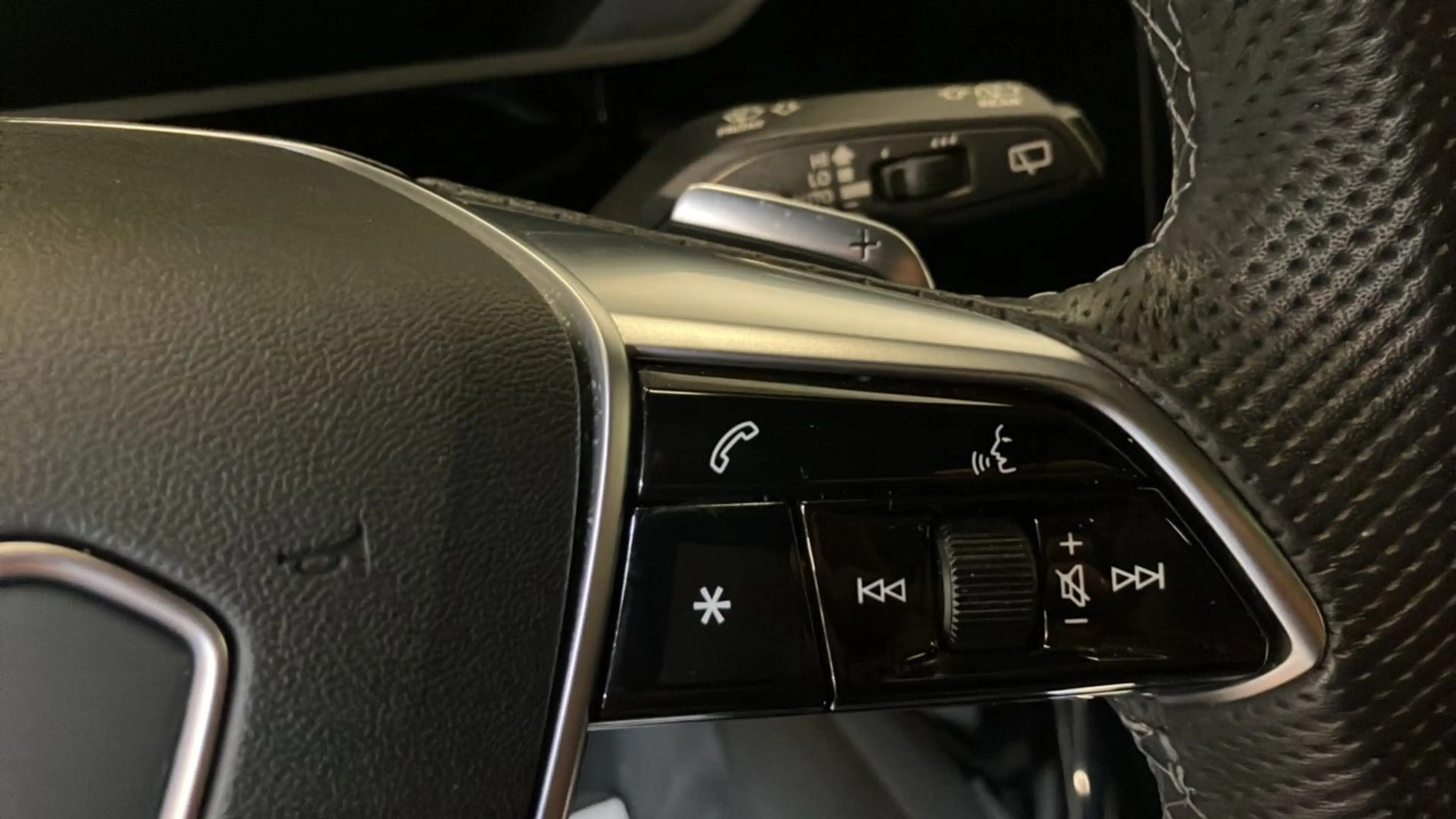 Audi e-tron 55 quattro S line black edition MATRIX*LEDER*SKY* — photo 15