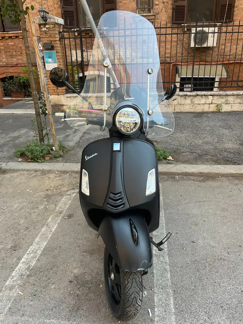 Vespa GTS Super 300 Notte HPE Nero - 2