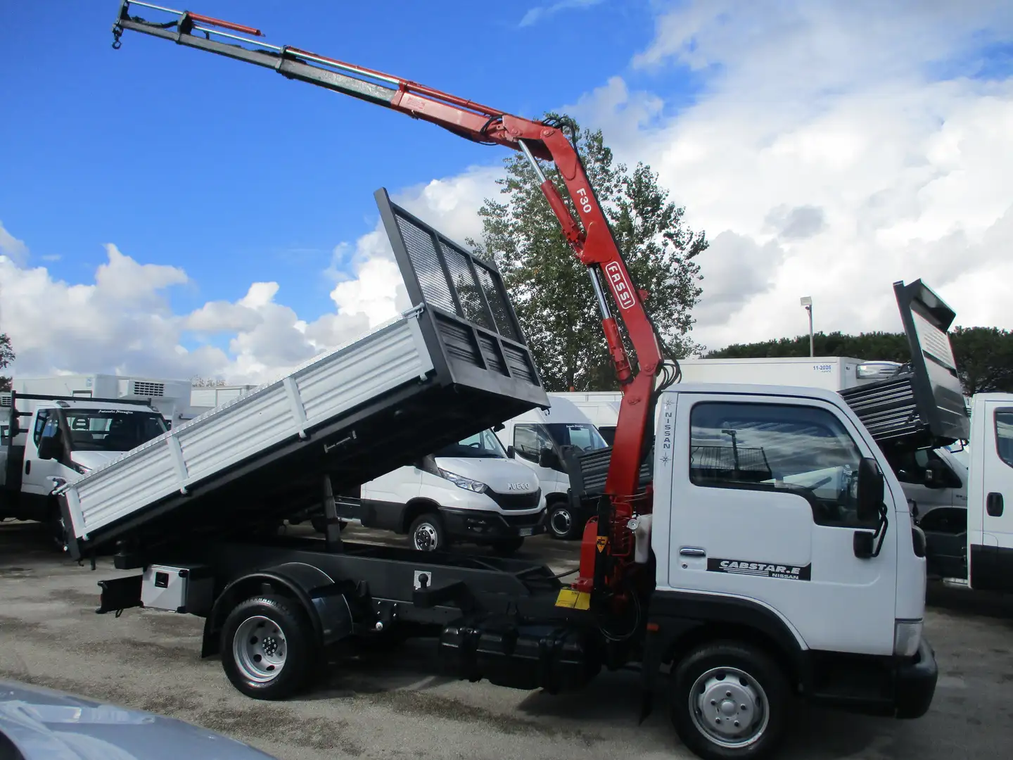 Nissan Cabstar 3000 120CV GRU FASSI F30 3S +RIBALT ATTACCHI PUNTA Bianco - 1