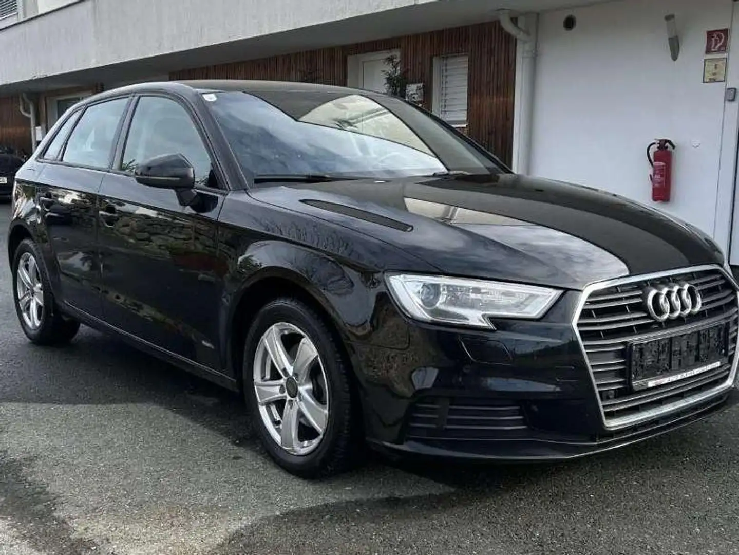 Audi A3 30 TDI Schwarz - 2