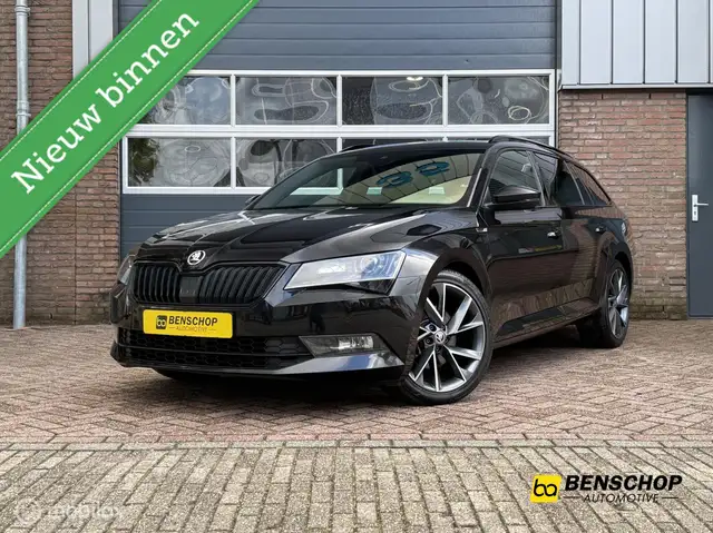 Skoda Superb Combi 1.8 TSI Sportline Kuipstoelen Navi Carplay M