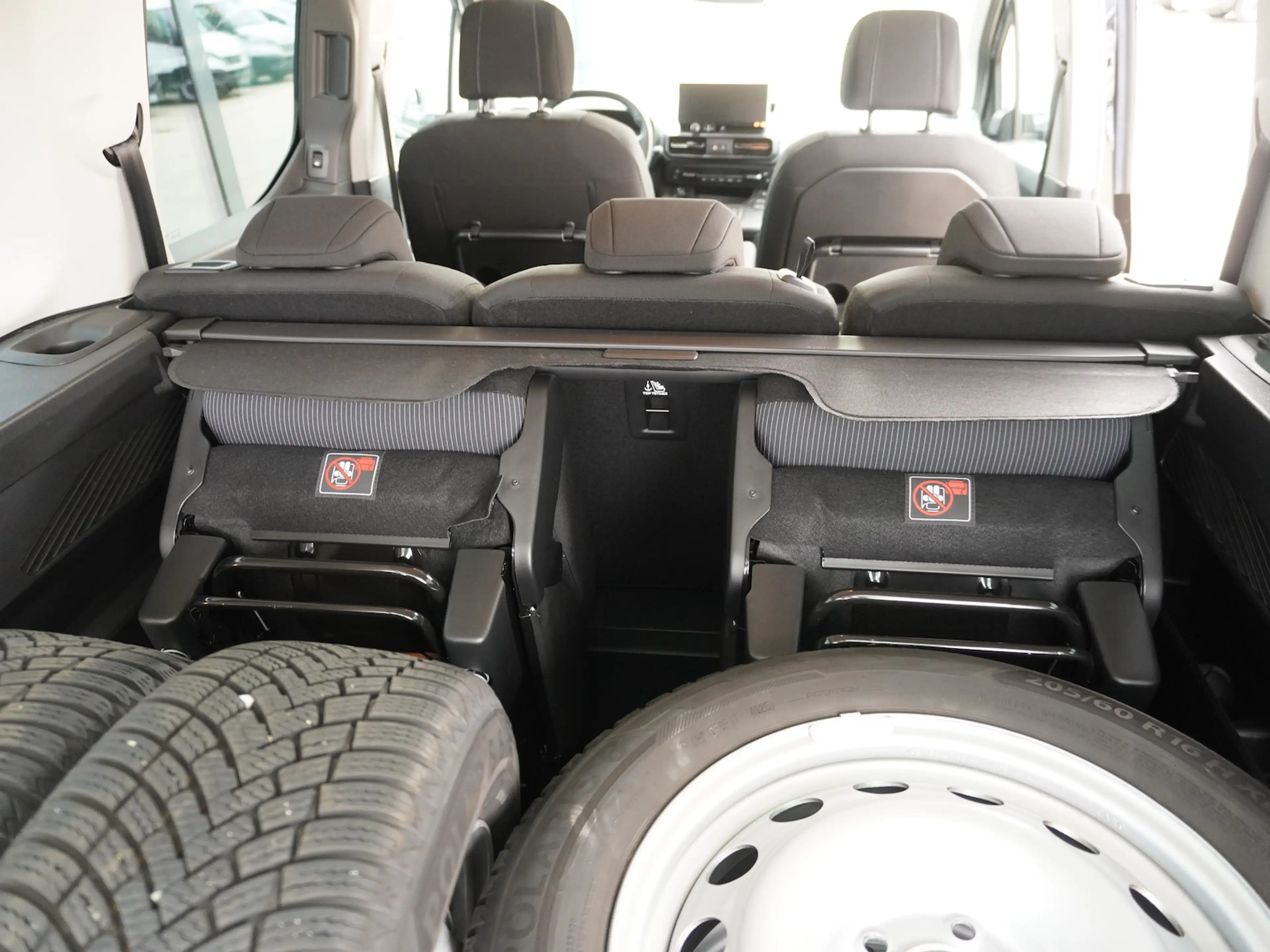 Fiat Doblo Maxi Kombi 130 AT / 10-Zoll-Navi + LED — photo 7