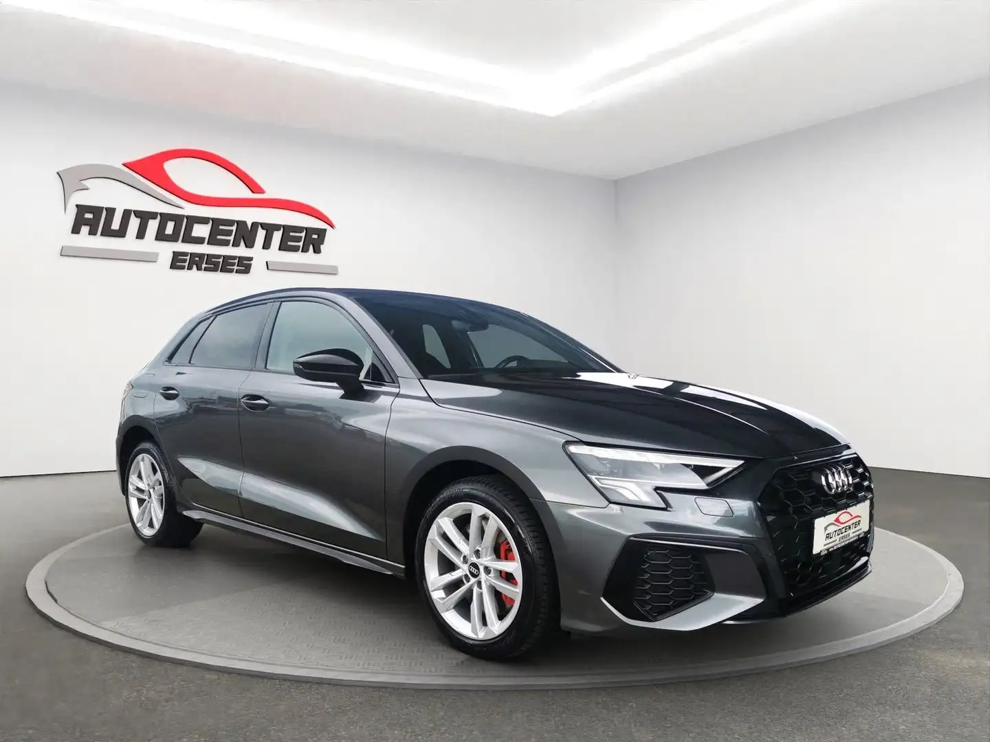 Audi A3 45 TFSI e S line Navi PDC LED 1-Hand Gris - 1