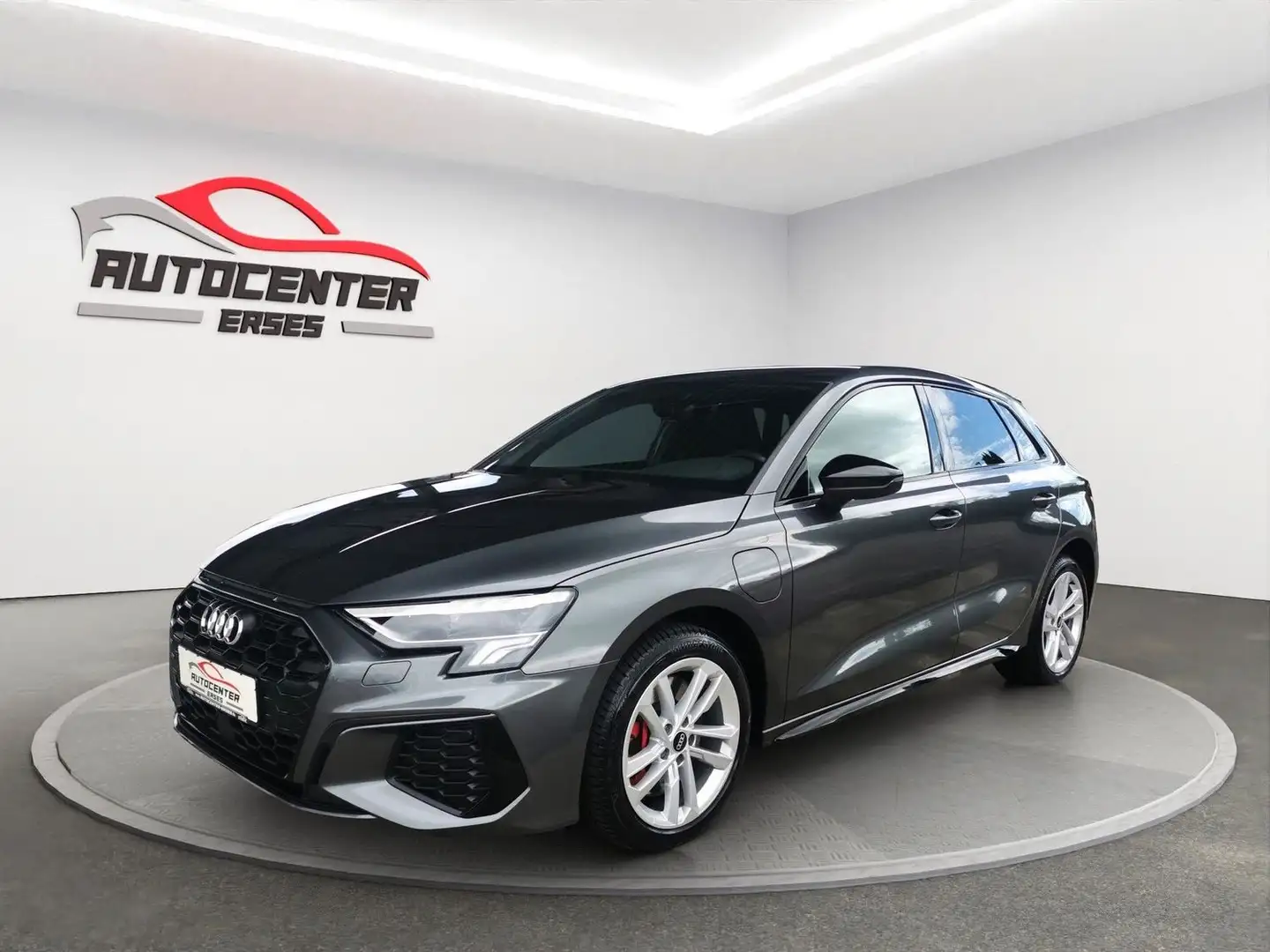 Audi A3 45 TFSI e S line Navi PDC LED 1-Hand Gris - 2