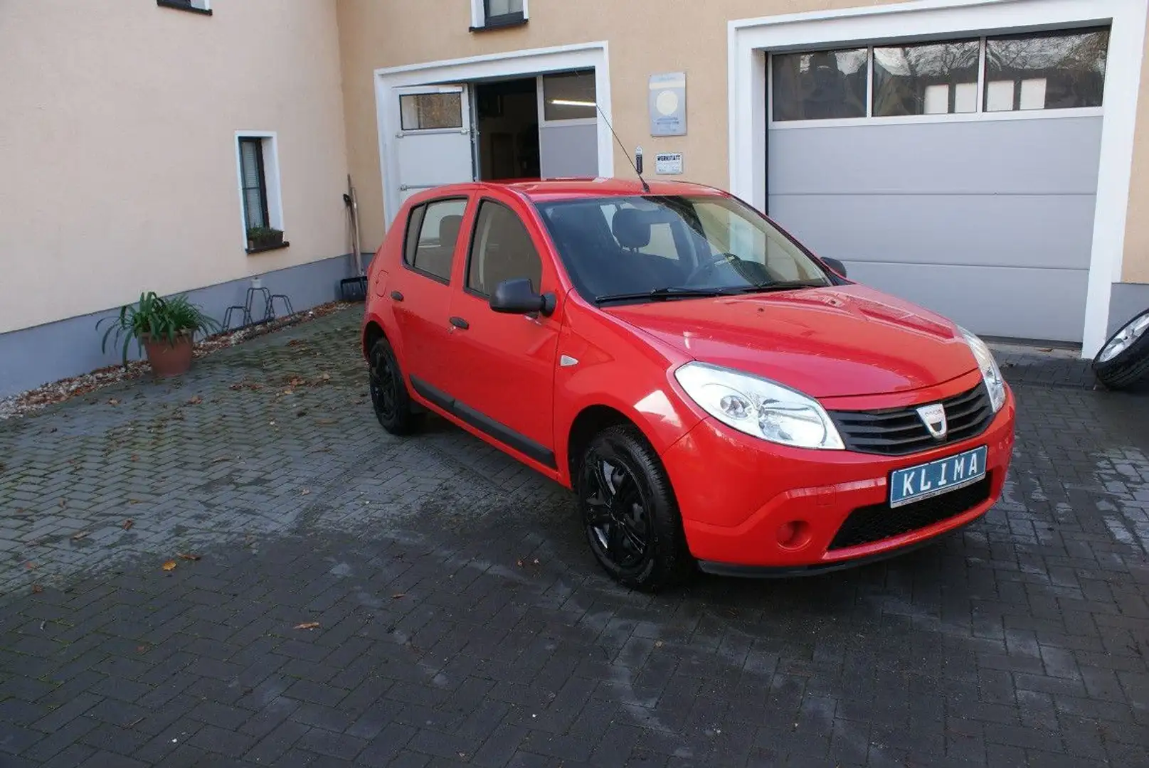 Dacia Sandero 1.2 16V Ambiance 1 Hand nur 46 tkm /AHZV - 1