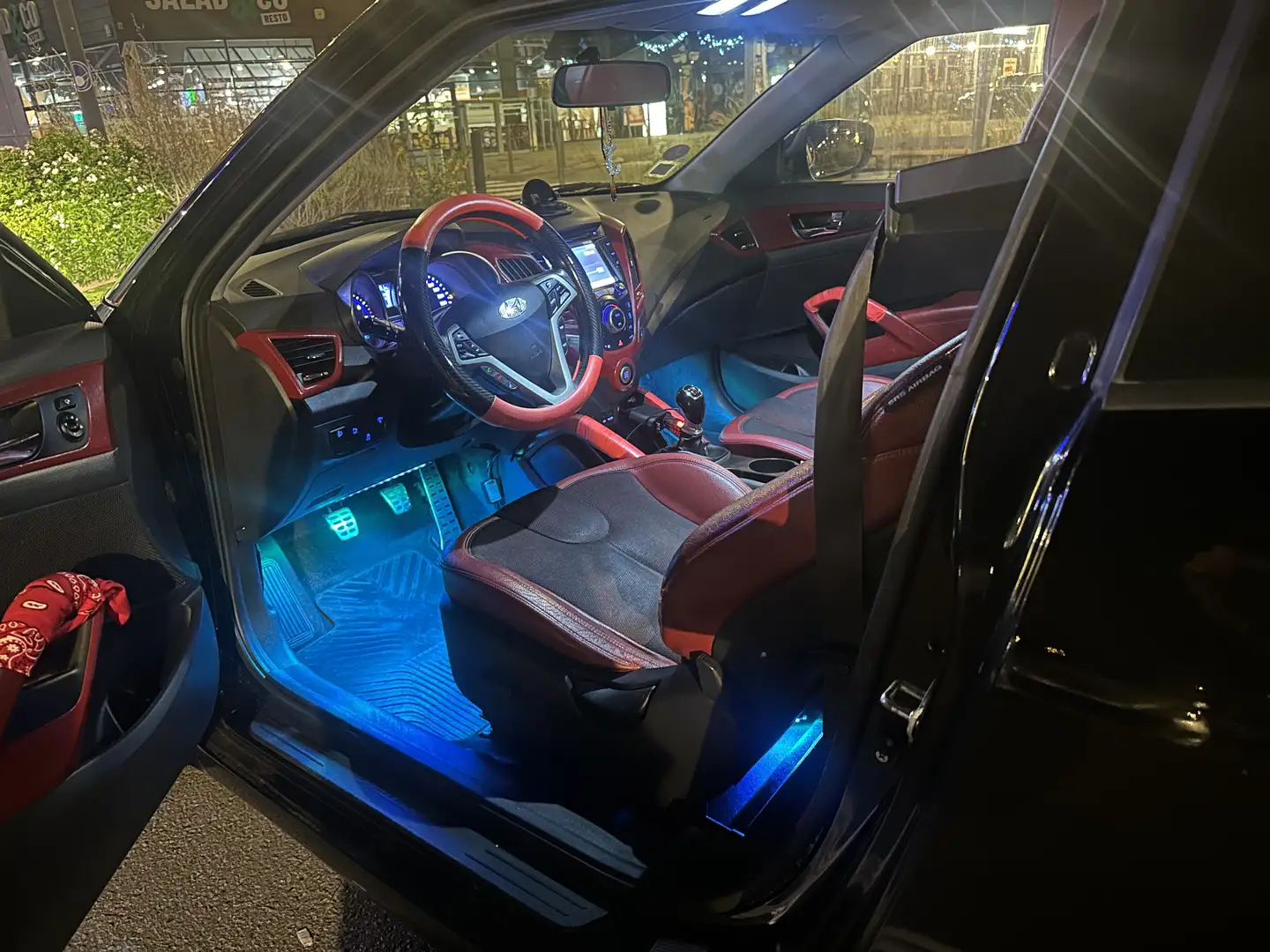 Hyundai VELOSTER 1.6 Premium - 1