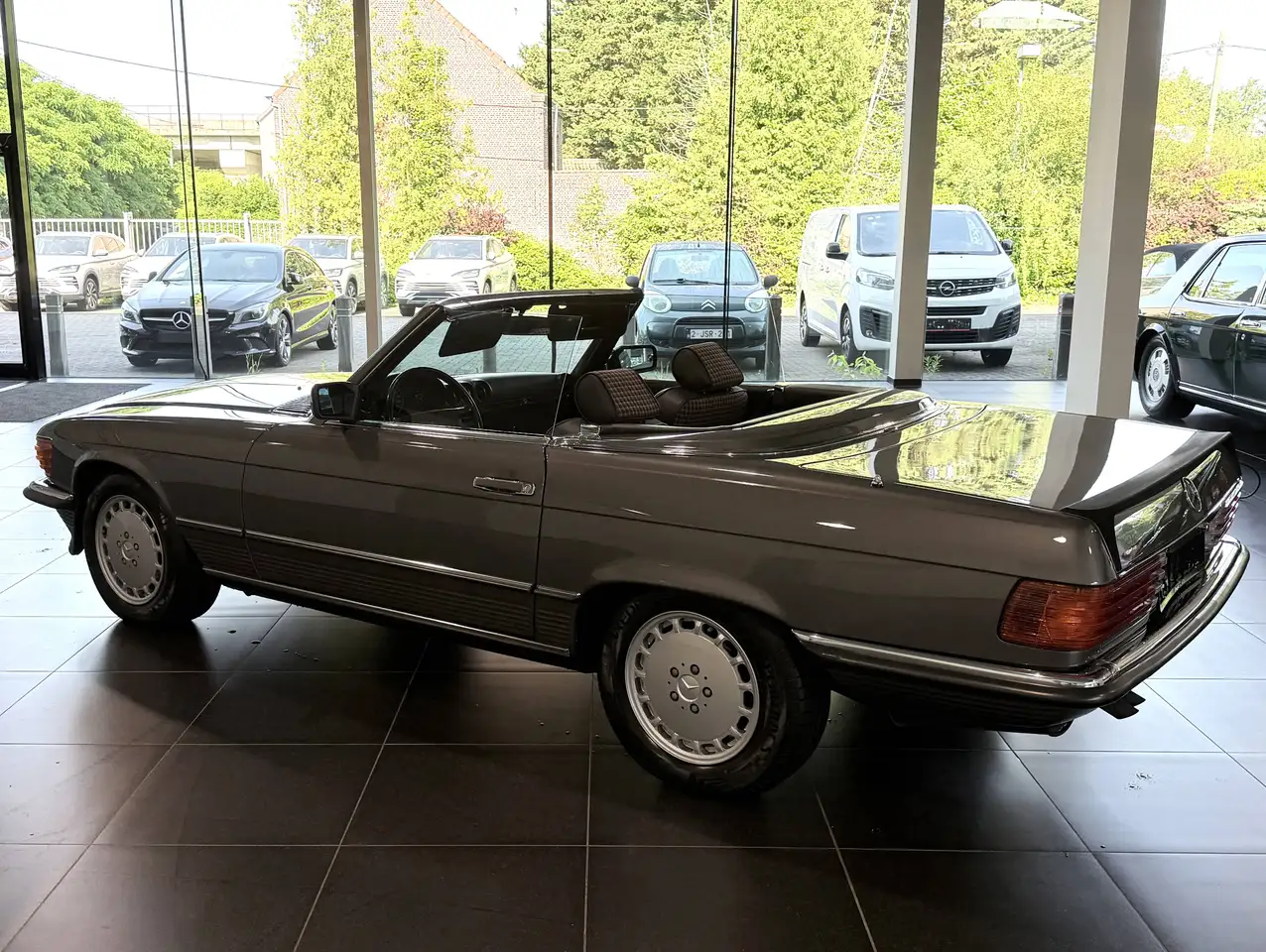 Mercedes-Benz SL 500 R 107 Automaat, foto 7