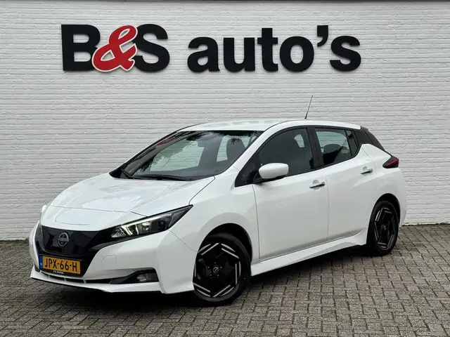 Nissan Leaf N-Connecta 39 kWh Adaptive cruise Climate control