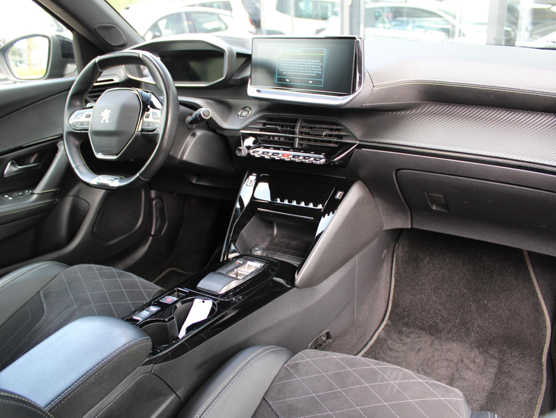 Peugeot e-2008 EV GT Pack 50 kWh | Navi / Camera / Climate — photo 3