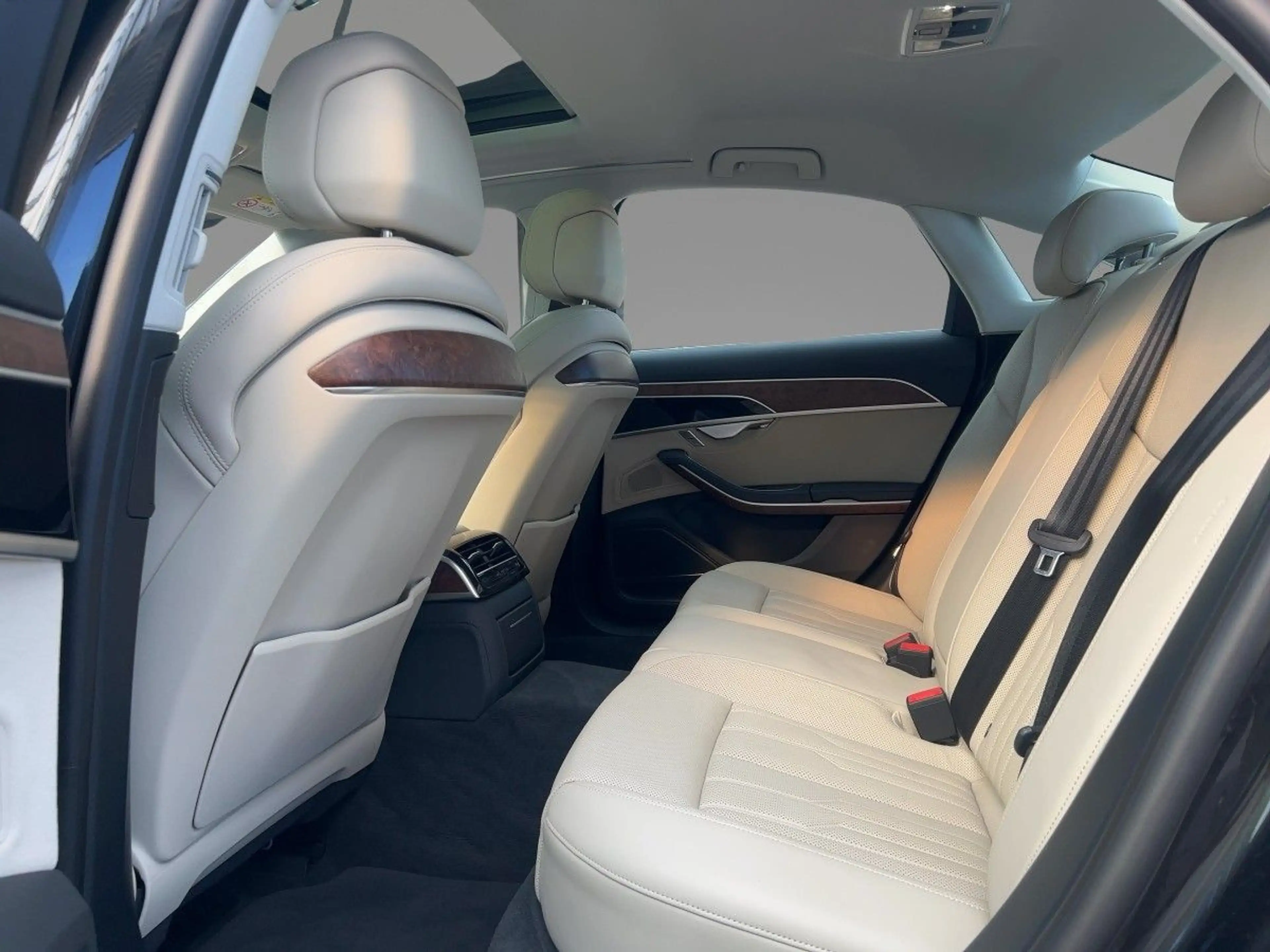 Audi A8 55 TFSI quattro Tiptronic — photo 9