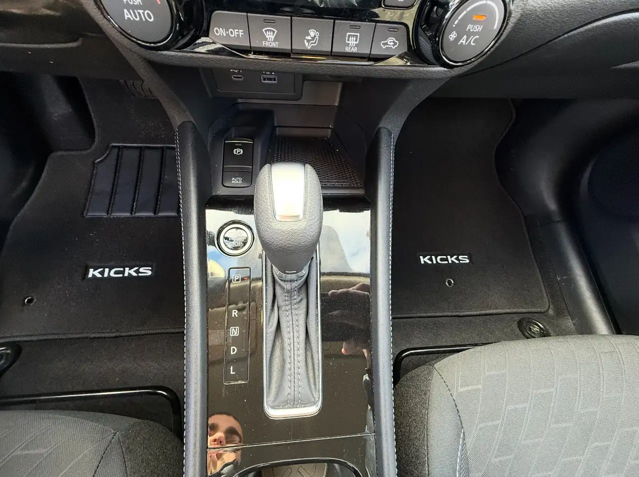 Nissan Kicks снимка Nissan Kicks