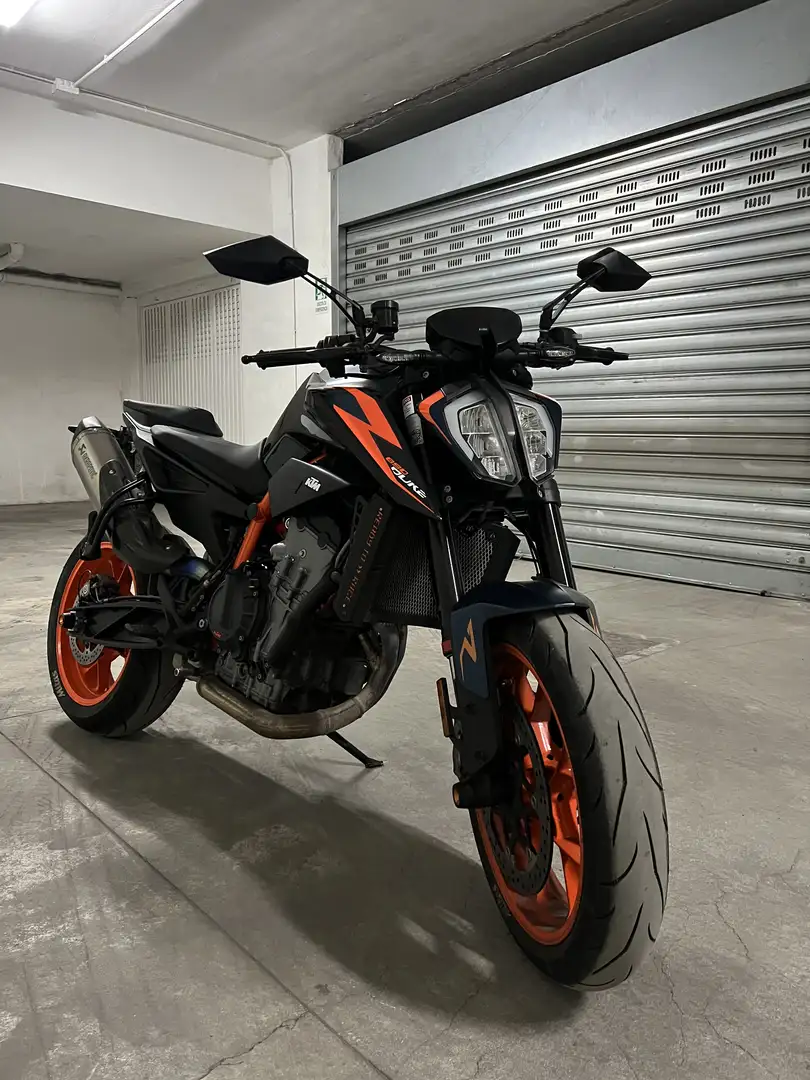 KTM 890 Duke R - 1