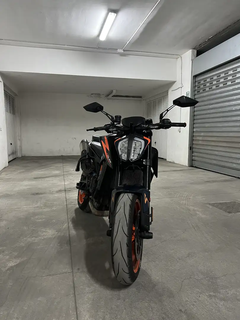 KTM 890 Duke R - 2
