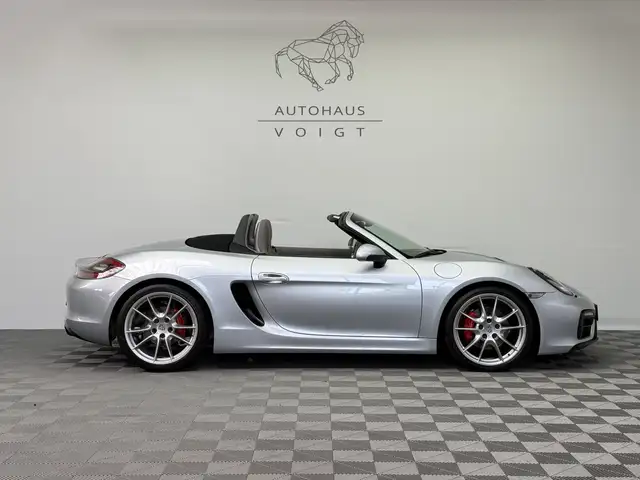 Porsche Boxster view 8