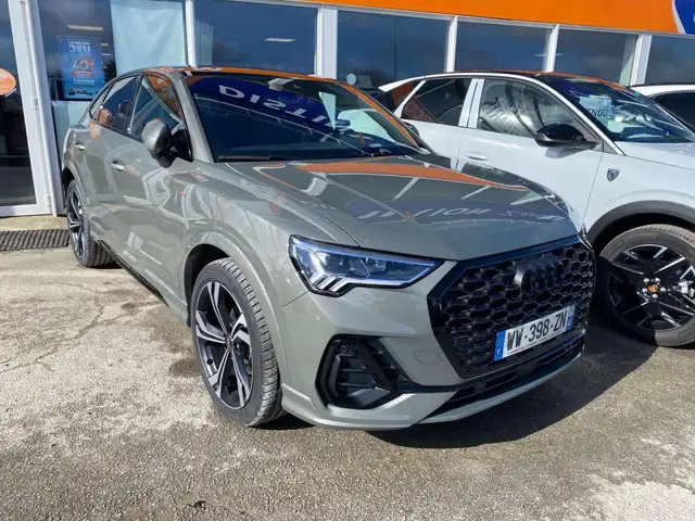Audi Q3 view 2