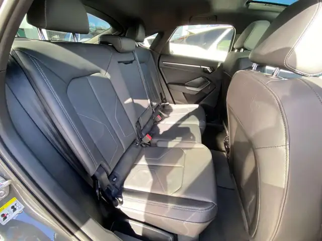 Audi Q3 view 5