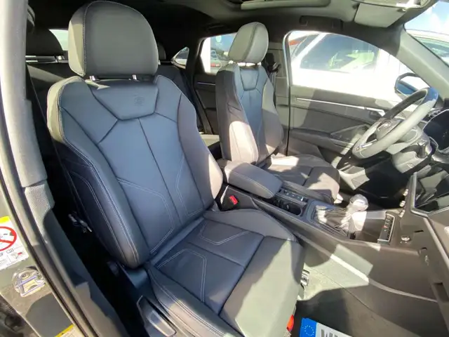 Audi Q3 view 4