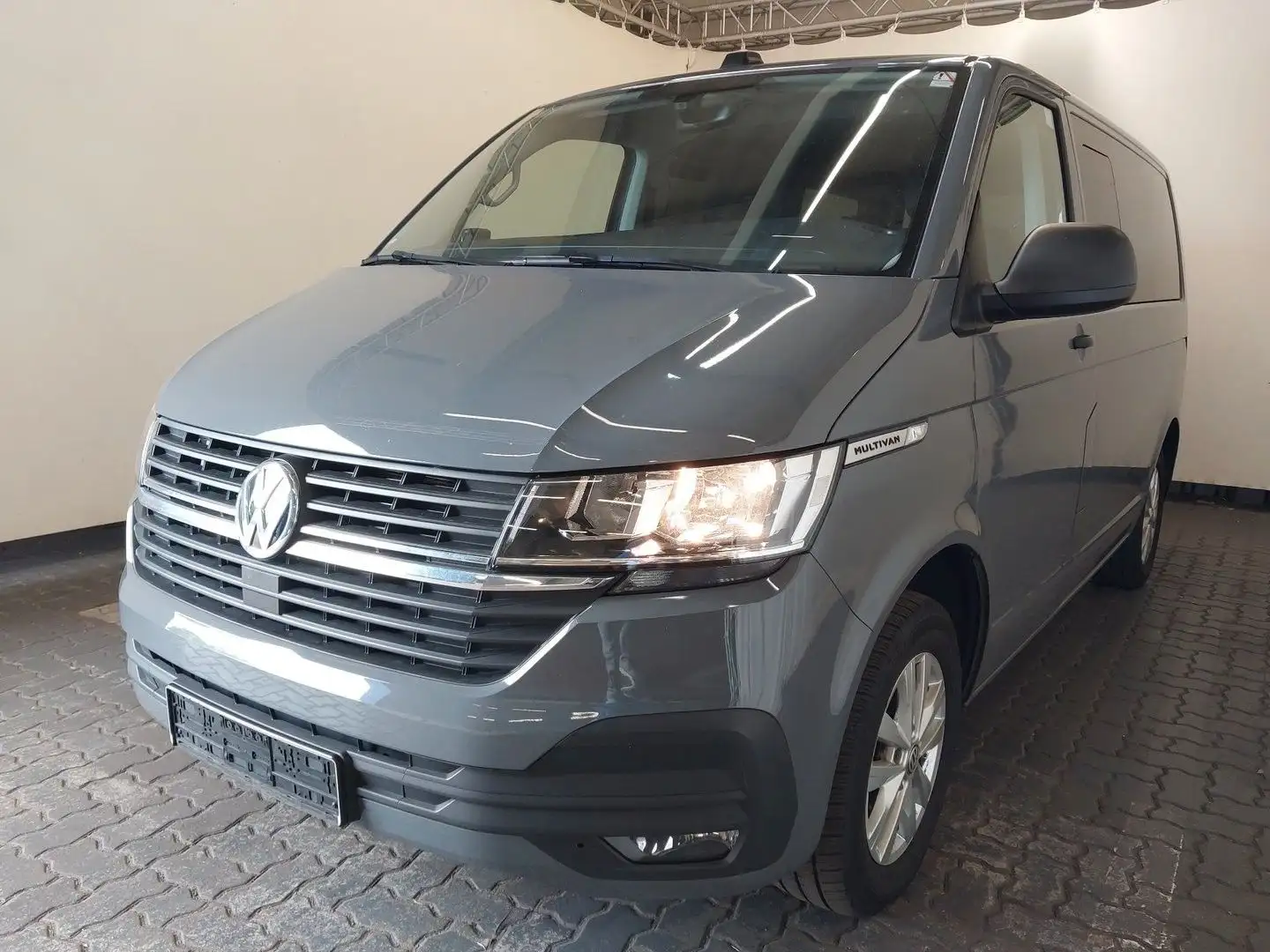 Volkswagen T6 Multivan T6.1 Multivan 2,0 TDI DSG "Family" Gris - 1
