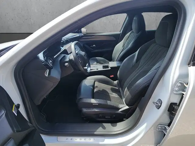 Peugeot 308 view 9