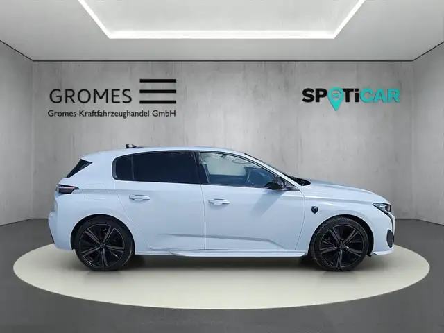 Peugeot 308 view 2