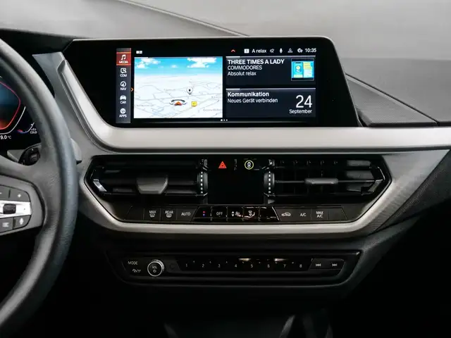 BMW 1 Series view 13