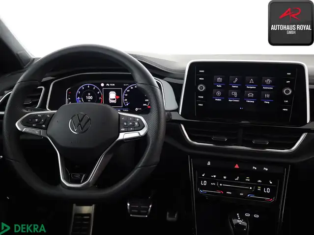 Volkswagen T-Roc view 11