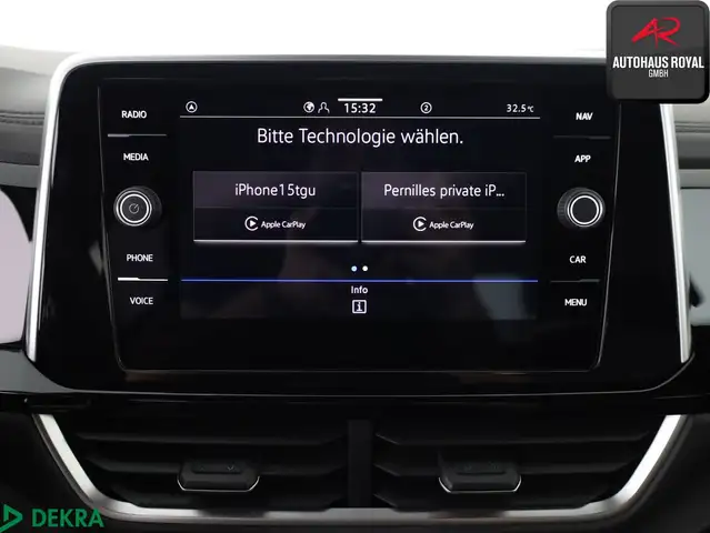 Volkswagen T-Roc view 16