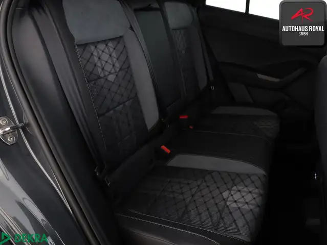 Volkswagen T-Roc view 13
