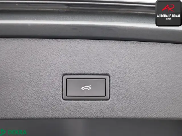 Volkswagen T-Roc view 25