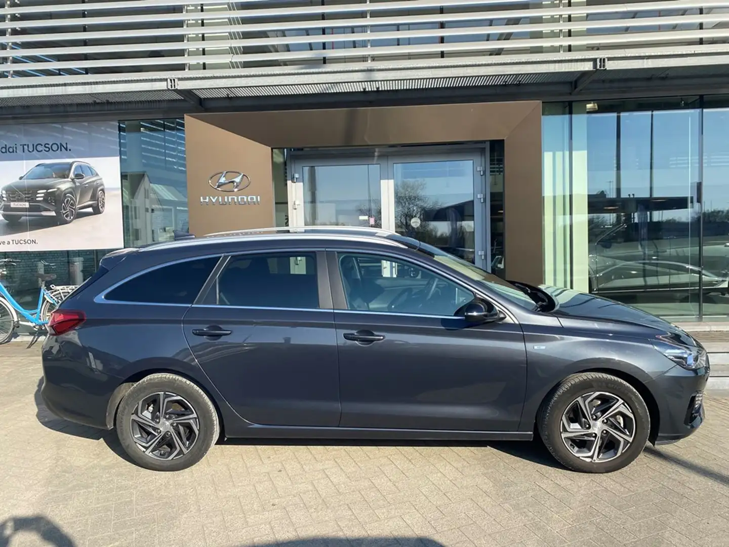 Hyundai i30 1.5 benzine 160pk Automatic TECHNO Grau - 2
