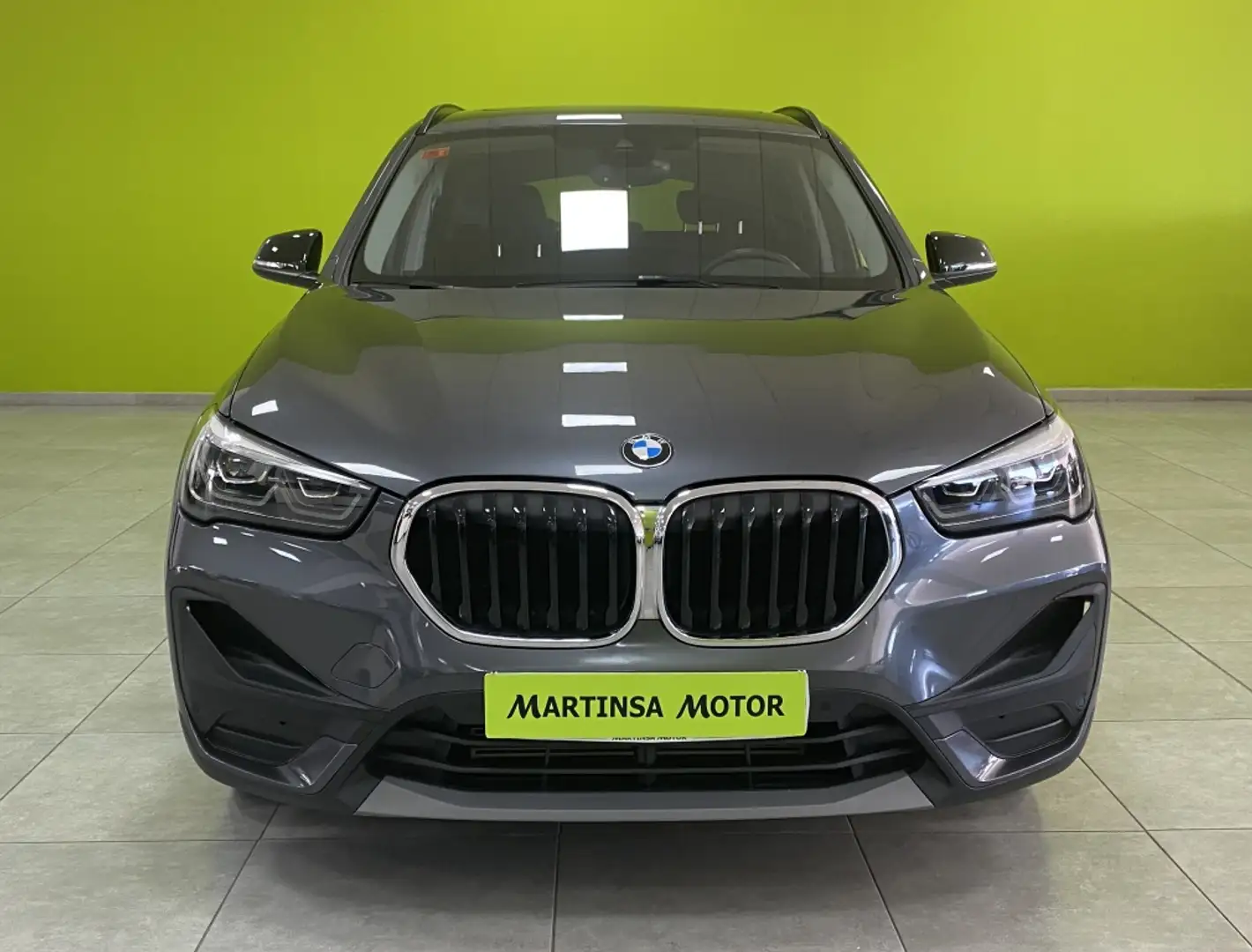 BMW X1 sDrive 18iA Gris - 2