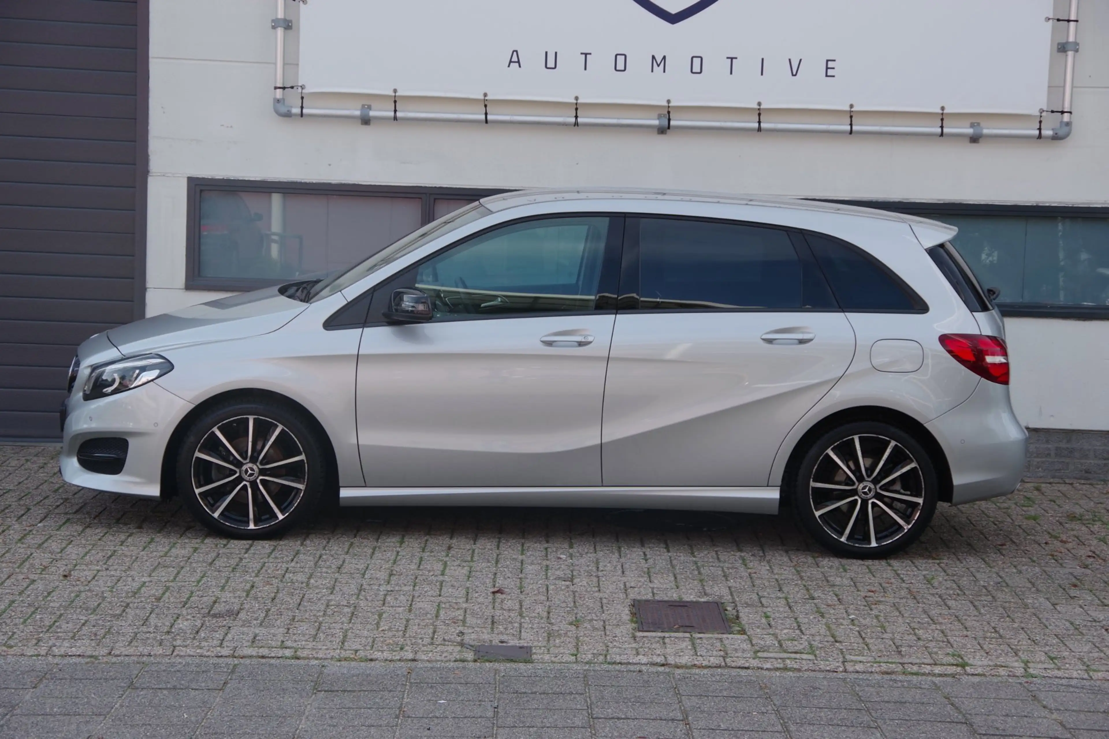 Mercedes-Benz B 180 Ambition |1e eigenaar| Dealer onderhouden| NL Auto — photo 28