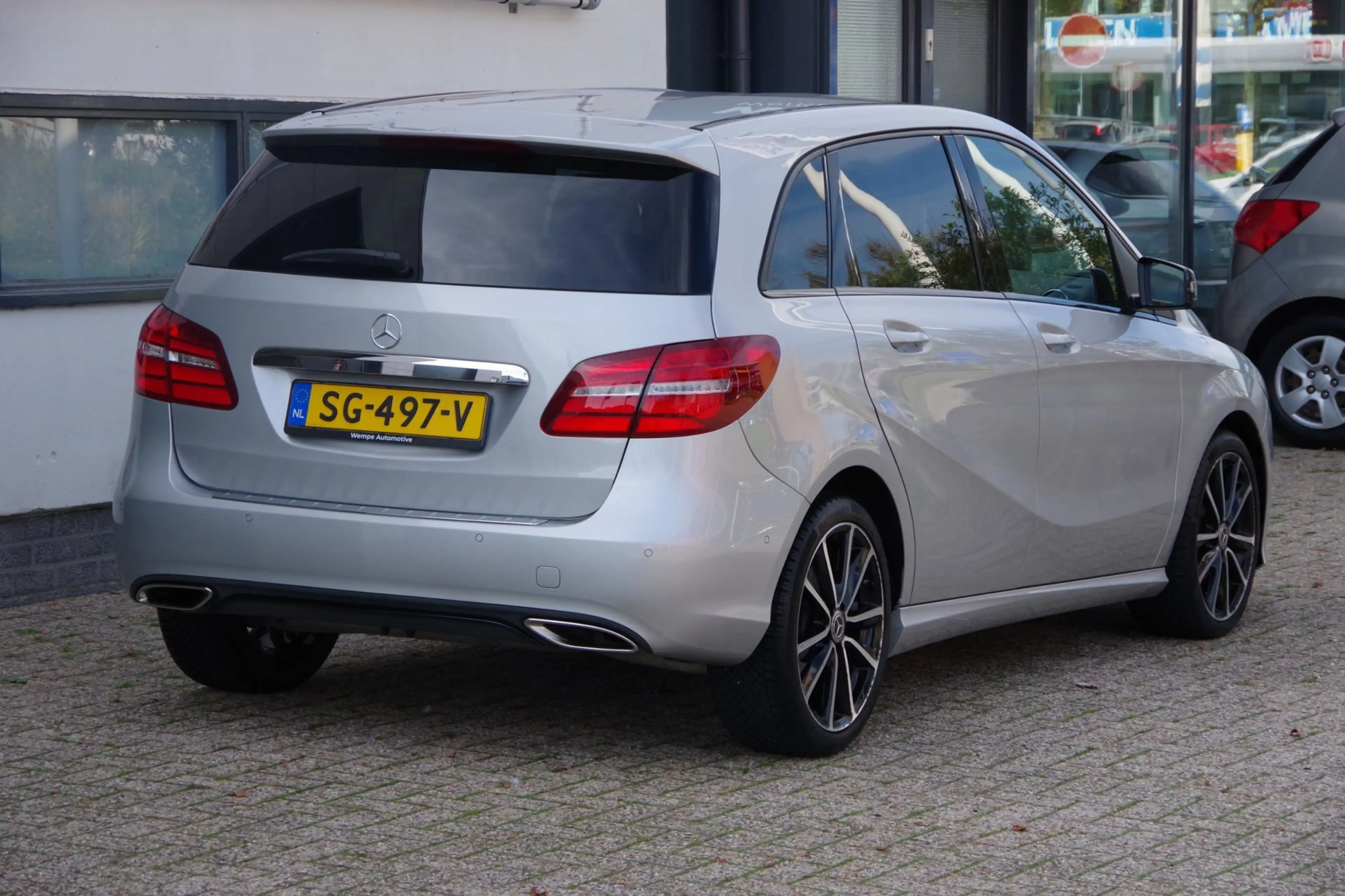 Mercedes-Benz B 180 Ambition |1e eigenaar| Dealer onderhouden| NL Auto — photo 2