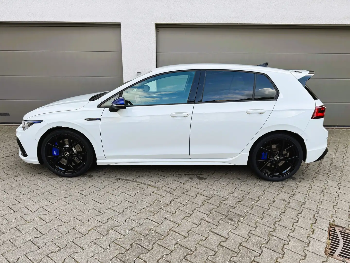 Volkswagen Golf VIII R 20 Years 4Motion DSG*DCC*IQ*H&K*Matrix Wit - 2