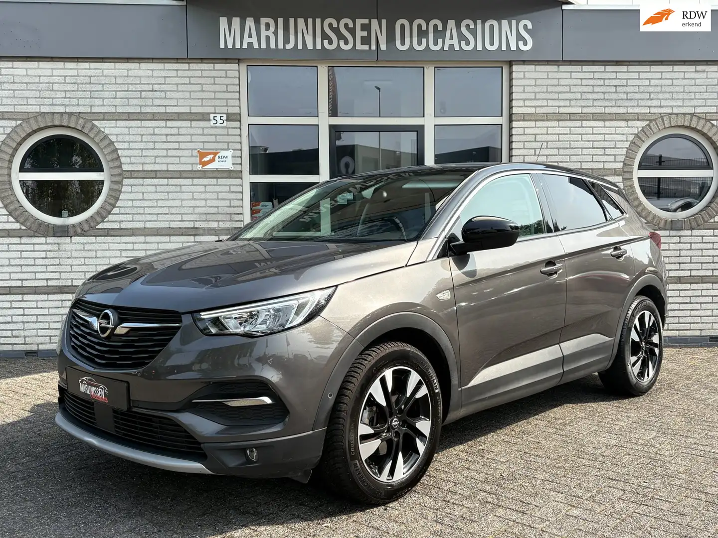 Opel Grandland X 1.2 Turbo Innovation |1e eig| Grau - 1