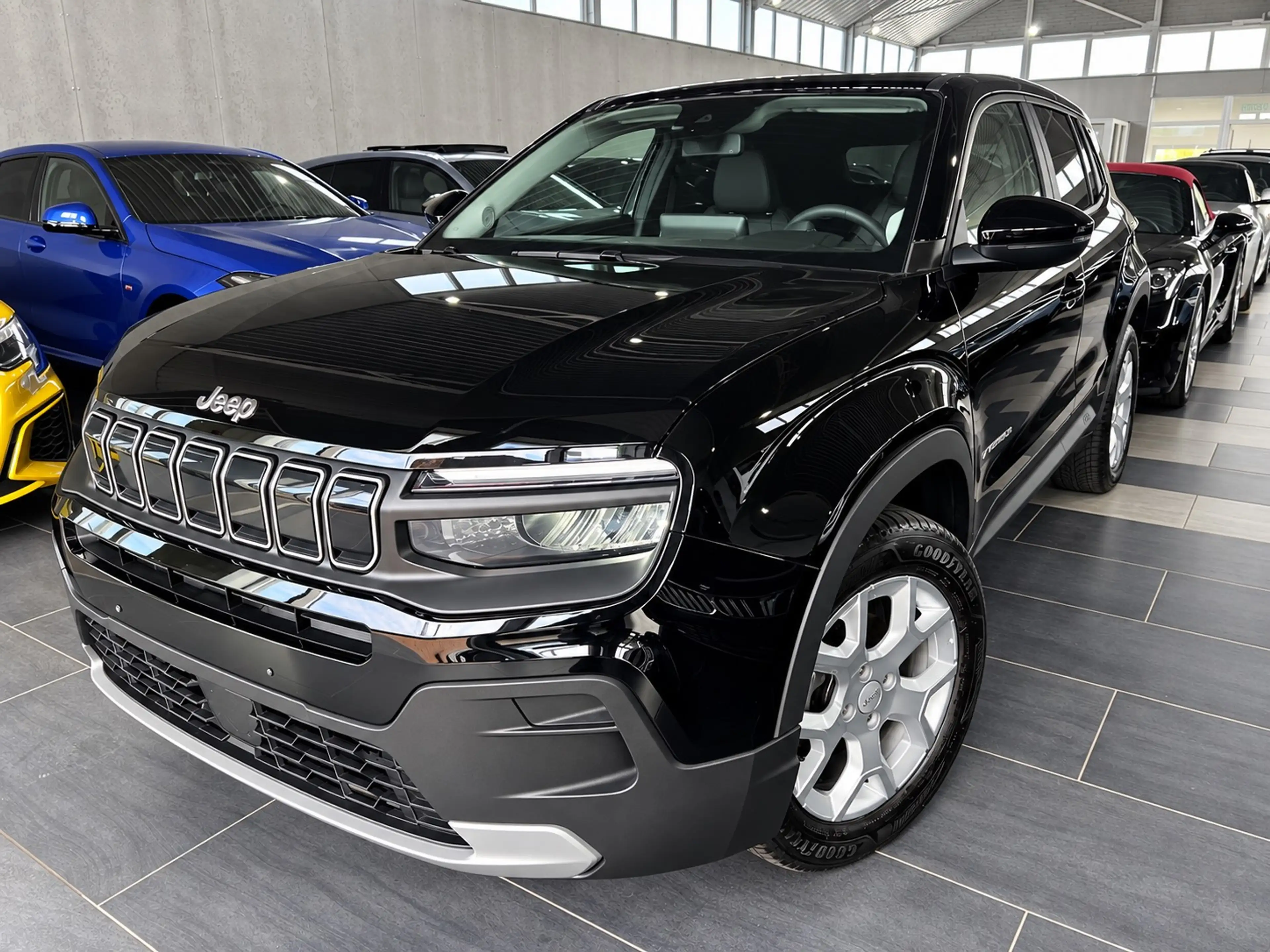 Jeep Avenger Altitude / NAVIGATION / CAMERA / LED / FULL — photo 2