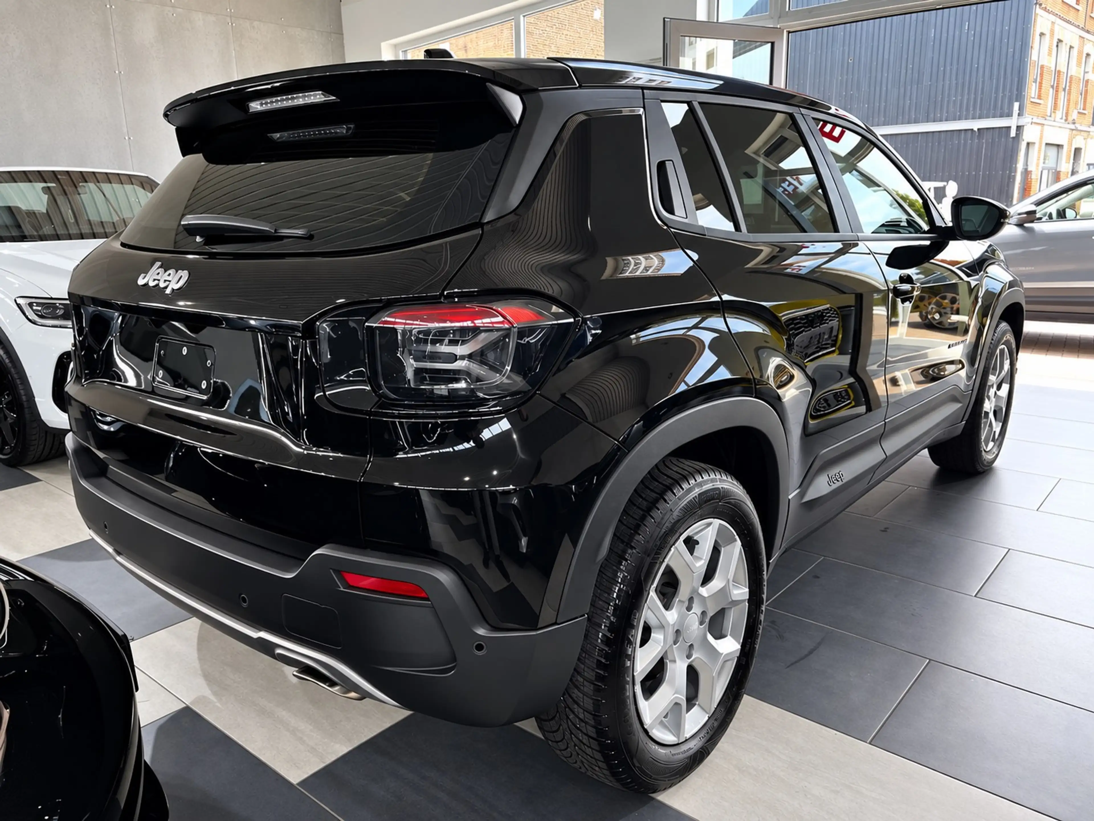 Jeep Avenger Altitude / NAVIGATION / CAMERA / LED / FULL — photo 6