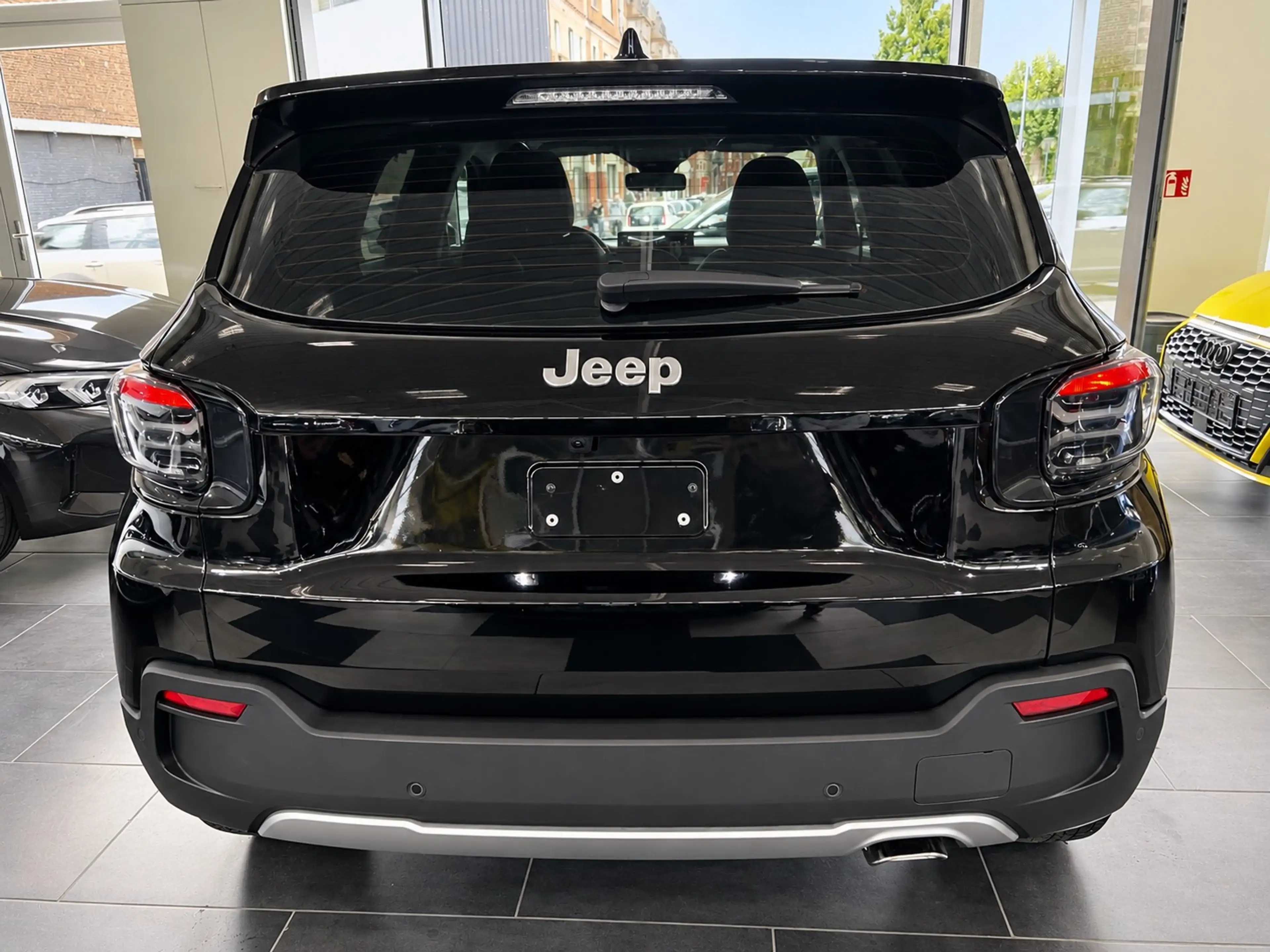 Jeep Avenger Altitude / NAVIGATION / CAMERA / LED / FULL — photo 4