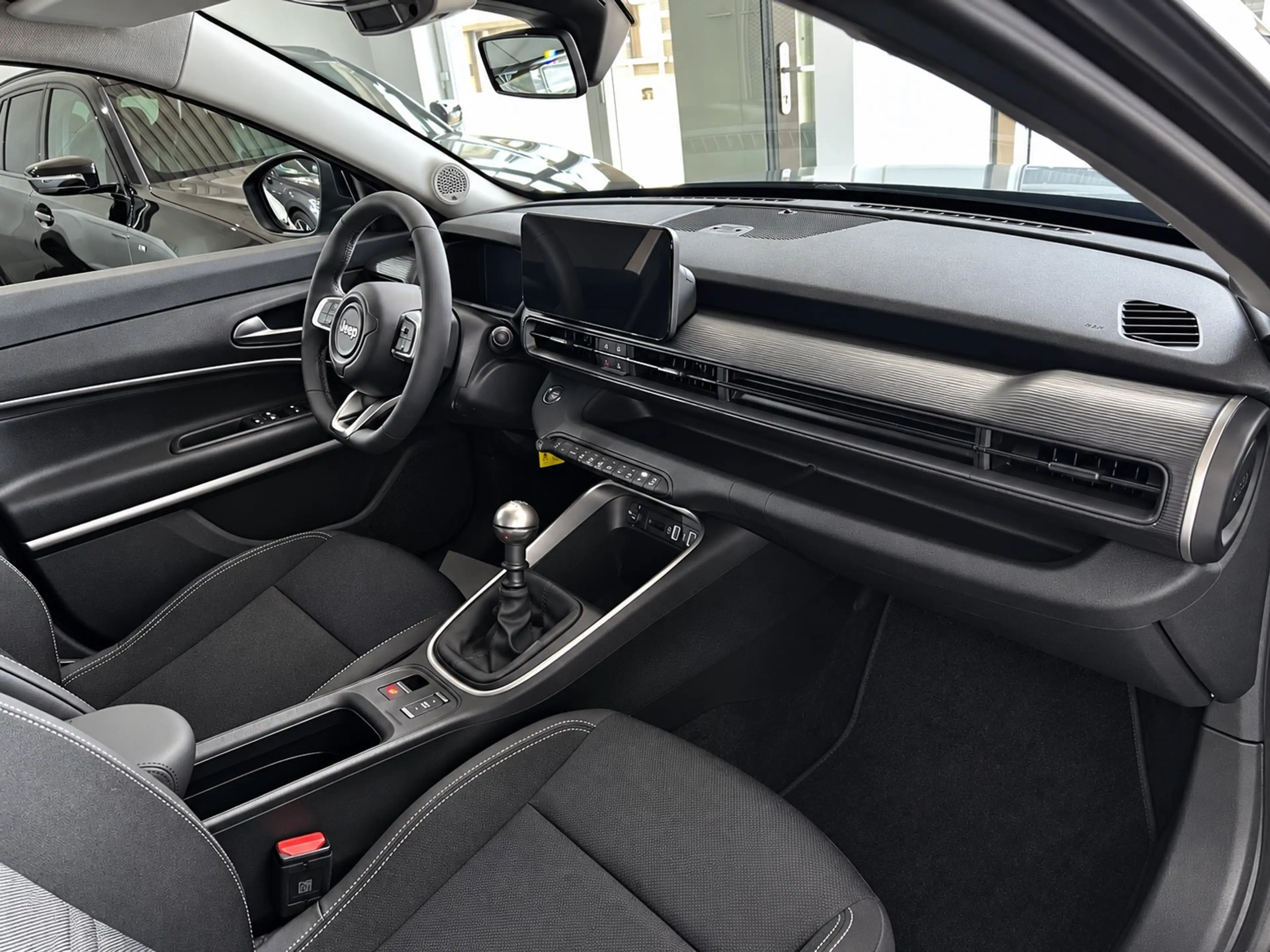 Jeep Avenger Altitude / NAVIGATION / CAMERA / LED / FULL — photo 13