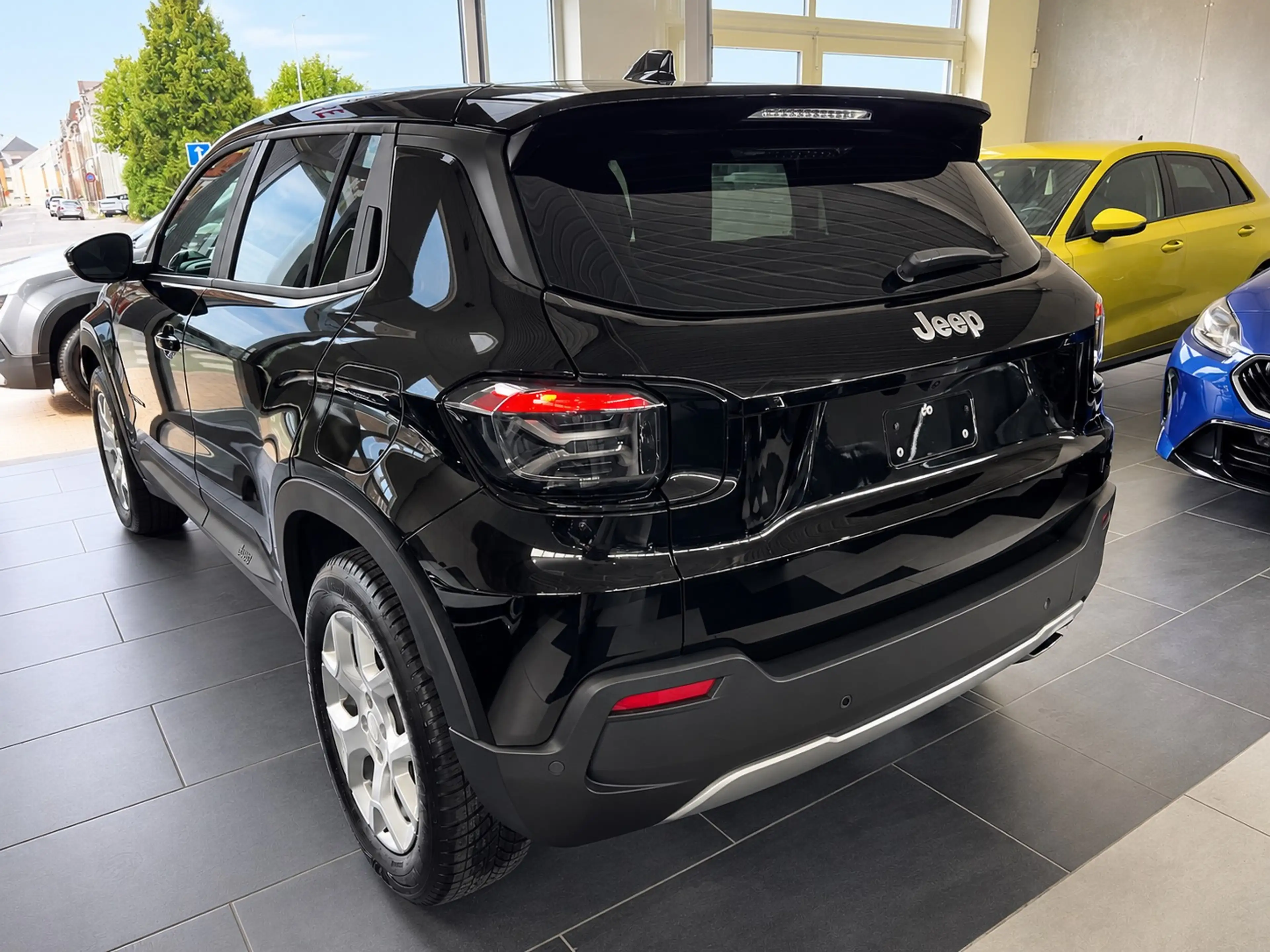 Jeep Avenger Altitude / NAVIGATION / CAMERA / LED / FULL — photo 3