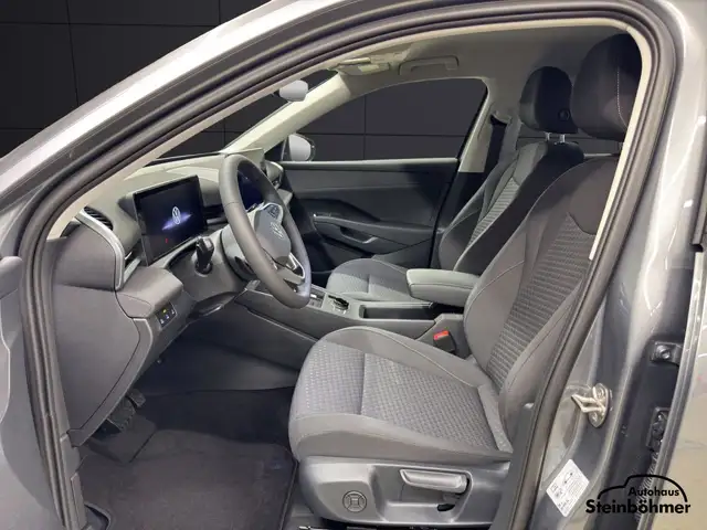 Volkswagen T-Roc view 15