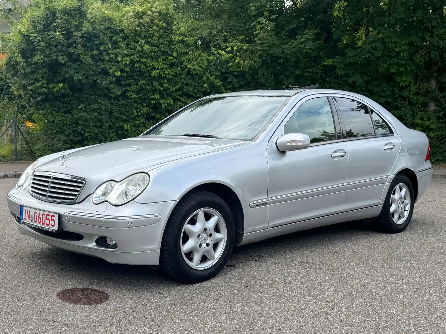 Mercedes-Benz C 200 Schiebedach Automatik PDC NAVI TÜV Argent - 2