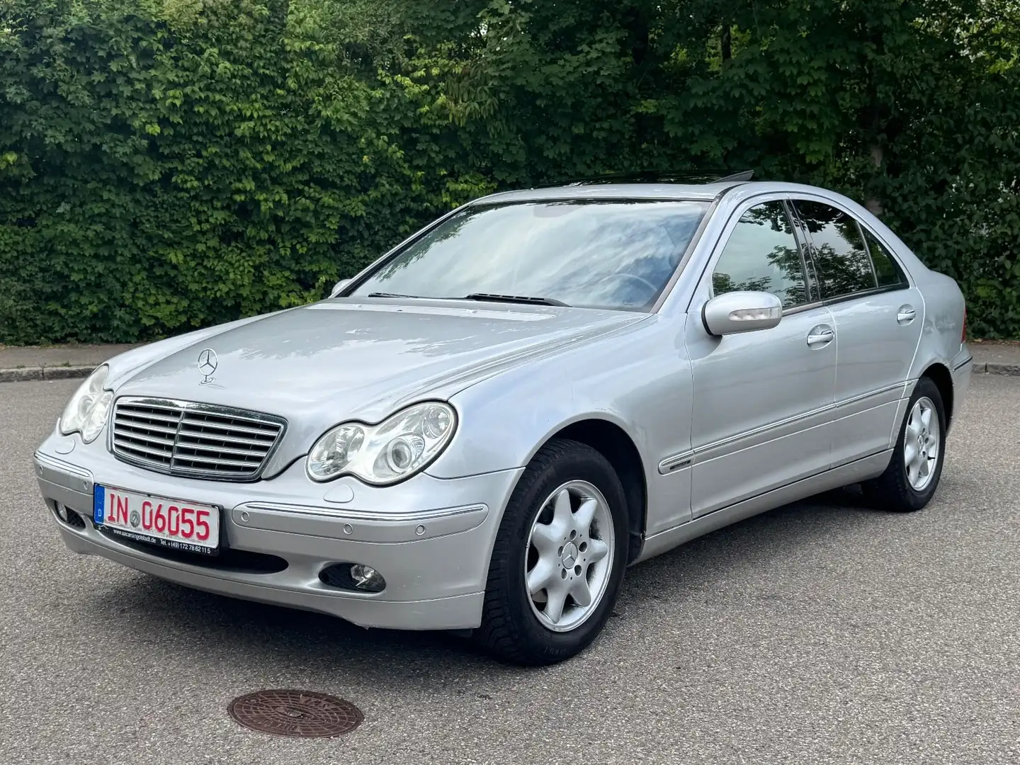 Mercedes-Benz C 200 Schiebedach Automatik PDC NAVI TÜV Argent - 1