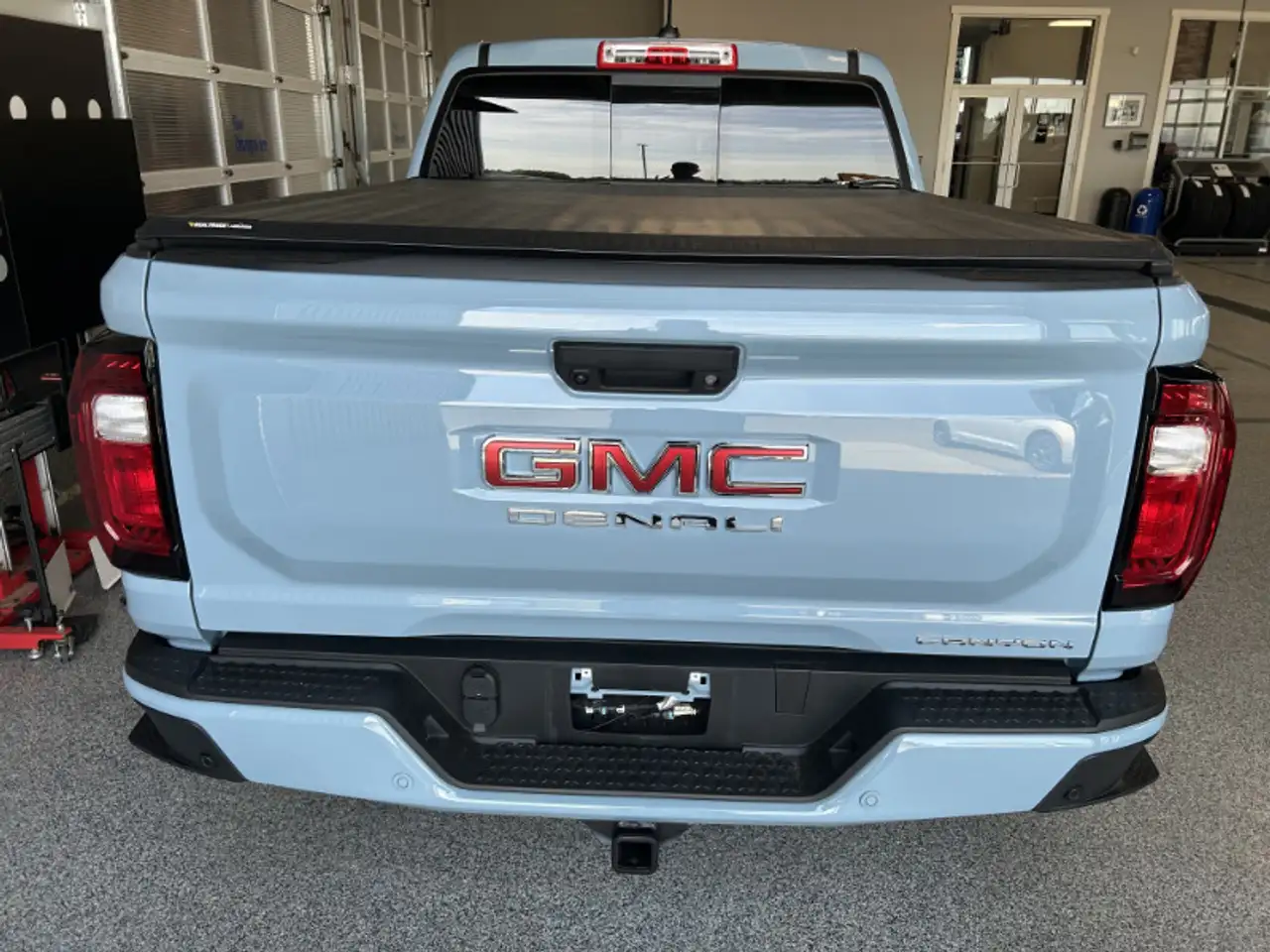 GMC Canyon снимка GMC Canyon
